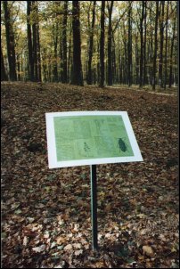 Na terenie rezerwatu ustawiono tablice informujące o ciekawostkach przyrodniczych i krajobrazowych