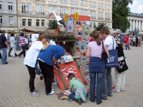 Podczas II Poznańskiego Dnia Organizacji Pozarządowych na Placu Wolności stanęło nietypowe stoisko „Salamandry”