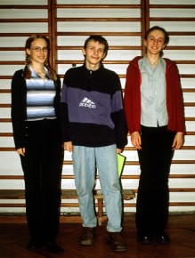 Zadowoleni laureaci konkursu. Od lewej: Marta Prange (II miejsce), Marek Pawłowski (III miejsce), Joanna Głowska (I miejsce).
