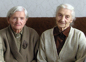 Od lewej: Aurelia Lisiecka (rocznik 1910) i Janina Burhardt (rocznik 1911) – najstarsze członkinie Salamandry, nie tylko wiekiem, ale i stażem