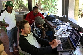 Szkolenie dla kenijskich chiropterologów z komputerowej analizy nagrań nietoperzy